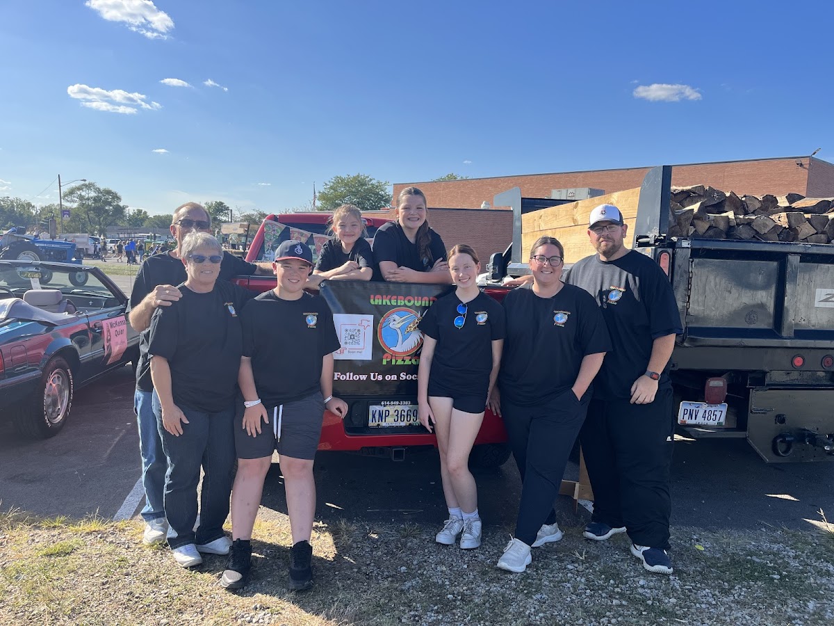 Lakebound Pizza Photos 2